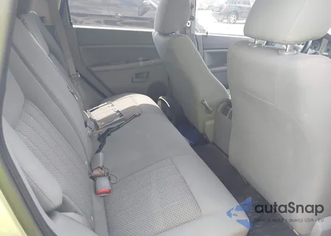 2005 Jeep Grand Cherokee Laredo z USA, uszkodzony, nr VIN 1J4GR48KX5C693550